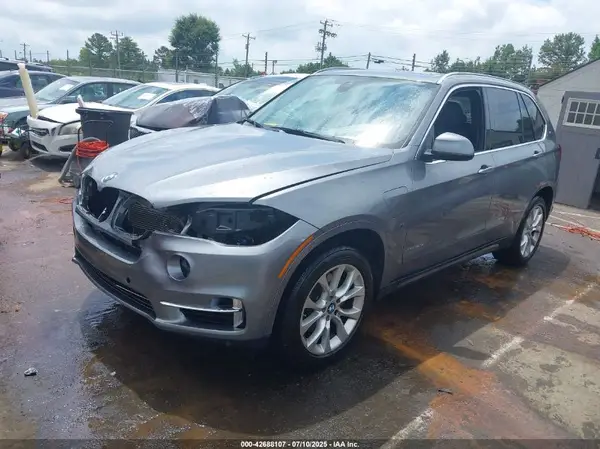 5UXKT0C56J0W00156 2018 BMW X5 - Image 2