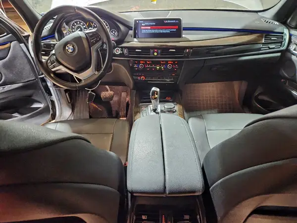 5UXKT0C56J0W00965 2018 BMW X5 - Image 8
