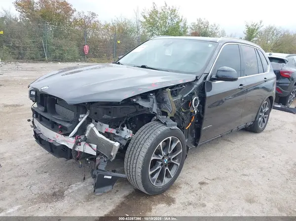 5UXKT0C56J0W03963 2018 BMW X5 - Image 2