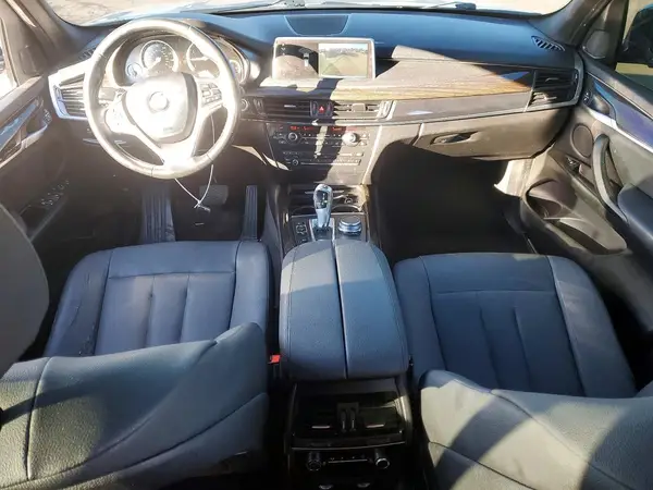 5UXKT0C57J0V98529 2018 BMW X5 - Image 8