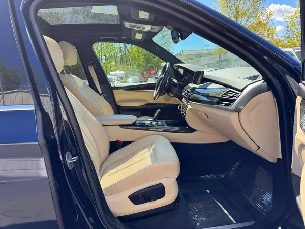 5UXKT0C57J0V98689 2018 BMW X5 - Image 8