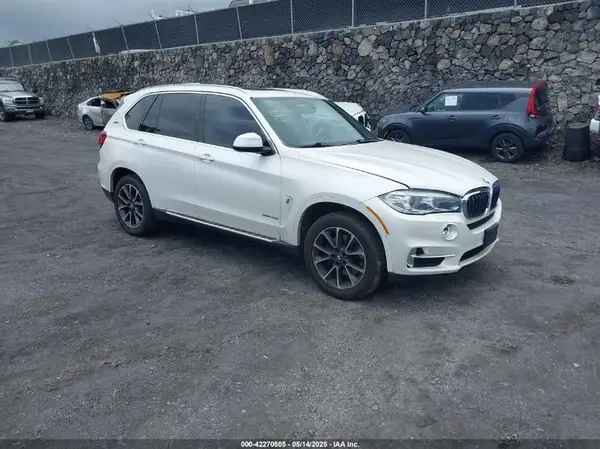 5UXKT0C57J0W01915 2018 BMW X5 - Image 1