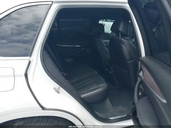 5UXKT0C57J0W01915 2018 BMW X5 - Image 8