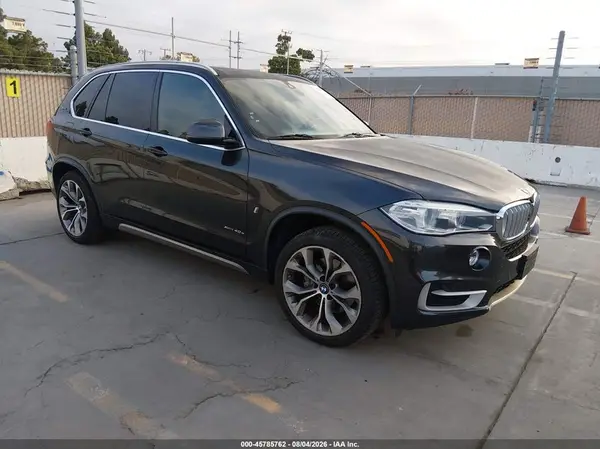 5UXKT0C57J0W03132 2018 BMW X5 - Image 1