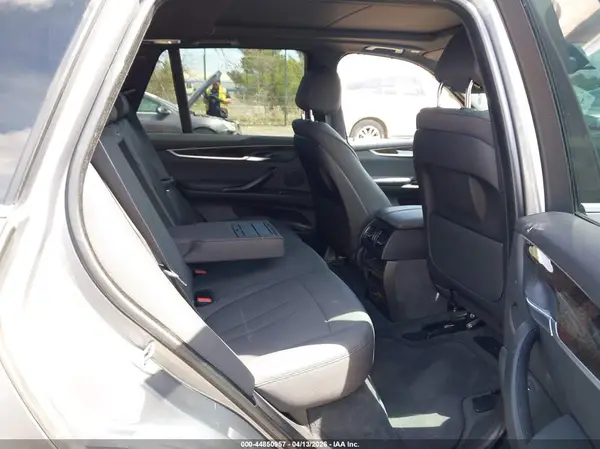 5UXKT0C57J0W03728 2018 BMW X5 - Image 8
