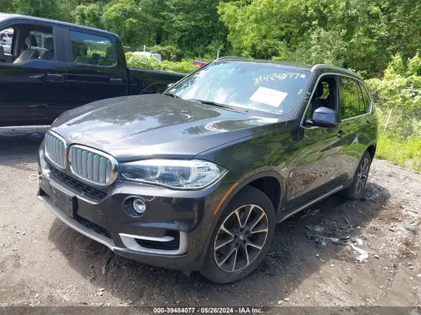 5UXKT0C57J0W03843 2018 BMW X5 - Image 2
