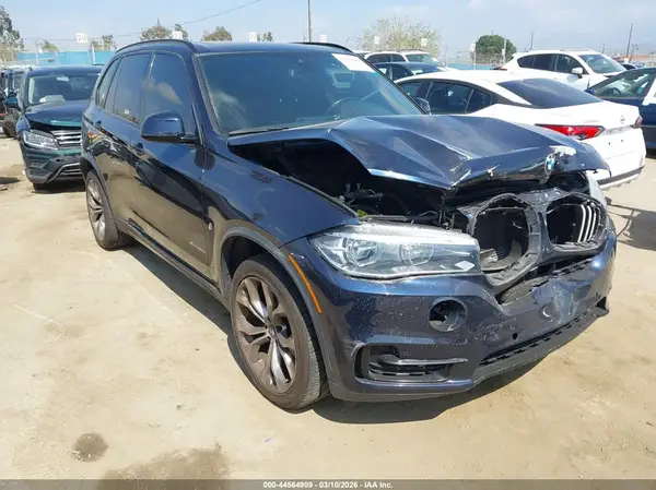5UXKT0C58J0W01664 2018 BMW X5 - Image 1