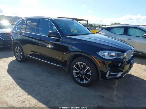 5UXKT0C58J0W02796 2018 BMW X5 - Image 1