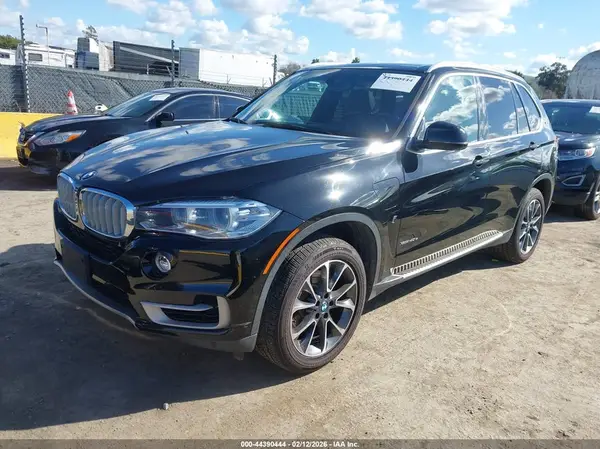 5UXKT0C58J0W02796 2018 BMW X5 - Image 2