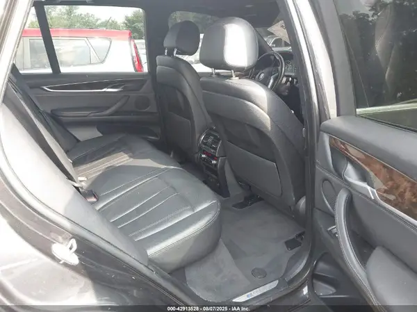 5UXKT0C5XJ0V99187 2018 BMW X5 - Image 8