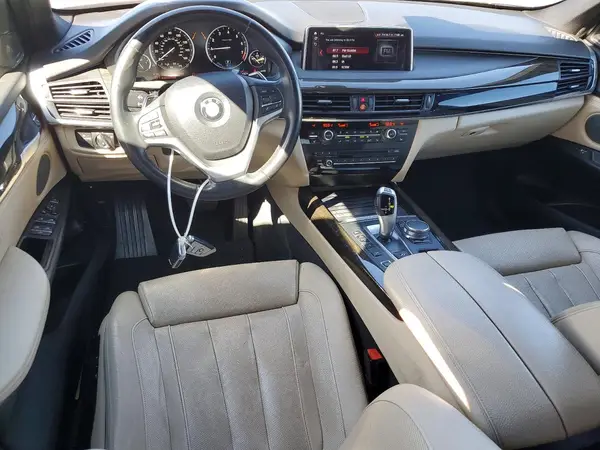 5UXKT0C5XJ0V99299 2018 BMW X5 - Image 8