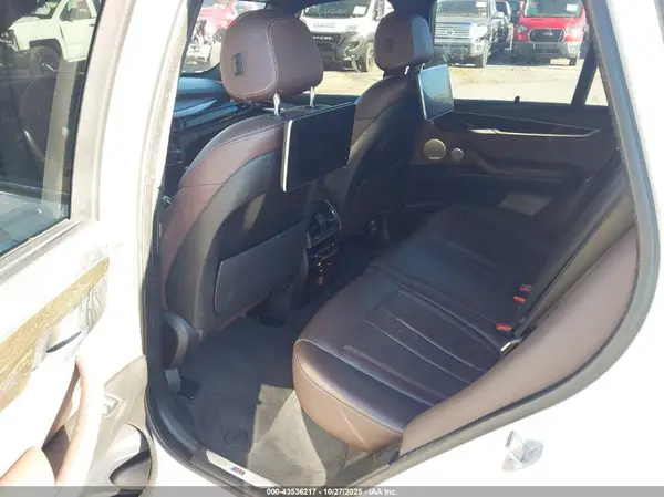 5UXKT0C5XJ0V99397 2018 BMW X5 - Image 8