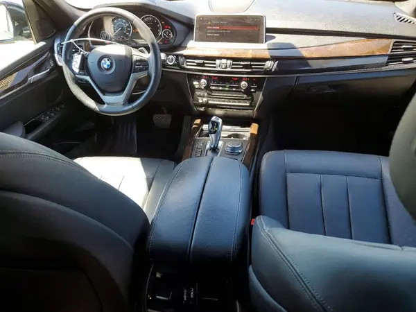 5UXKT0C5XJ0W00094 2018 BMW X5 - Image 8
