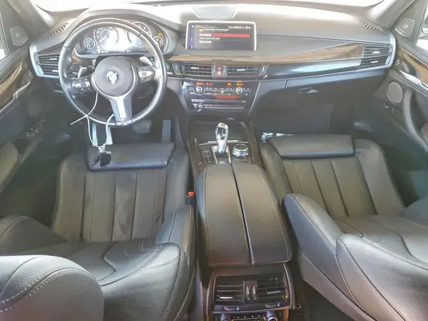 5UXKT0C5XJ0W00774 2018 BMW X5 - Image 8