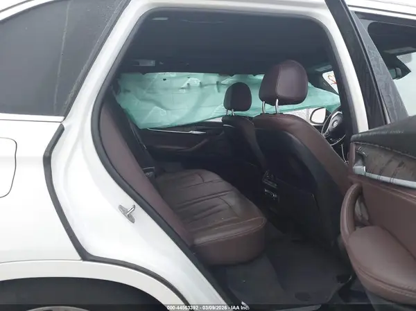 5UXKT0C5XJ0W00967 2018 BMW X5 - Image 8