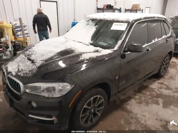 5UXKT0C5XJ0W02024 2018 BMW X5 - Image 2