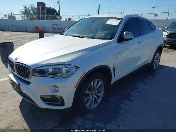 5UXKU2C50J0X49638 2018 BMW X6 - Image 2