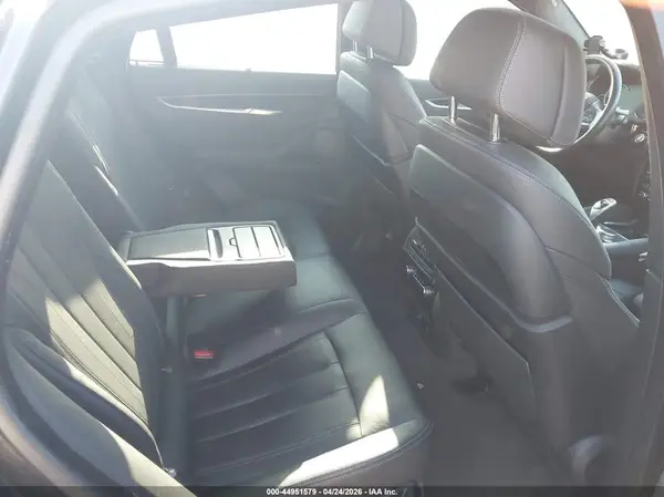 5UXKU2C5XK0Z64378 2019 BMW X6 - Image 8
