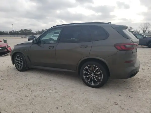 5UXTA6C00N9K77743 2022 BMW X5 - Image 2