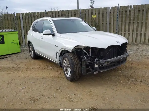 5UXTA6C00P9N55401 2023 BMW X5 - Image 1