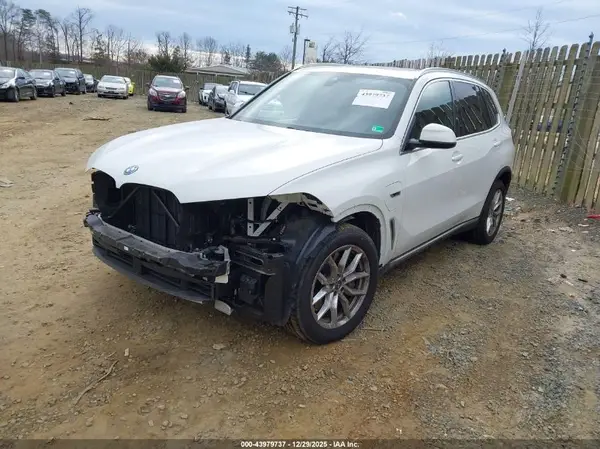 5UXTA6C00P9N55401 2023 BMW X5 - Image 2