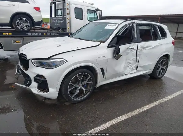 5UXTA6C01N9J19119 2022 BMW X5 - Image 2