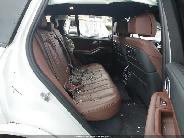 5UXTA6C01N9J19119 2022 BMW X5 - Image 8