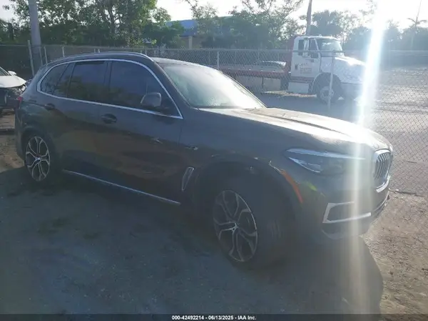 5UXTA6C01N9M51979 2022 BMW X5 - Image 1
