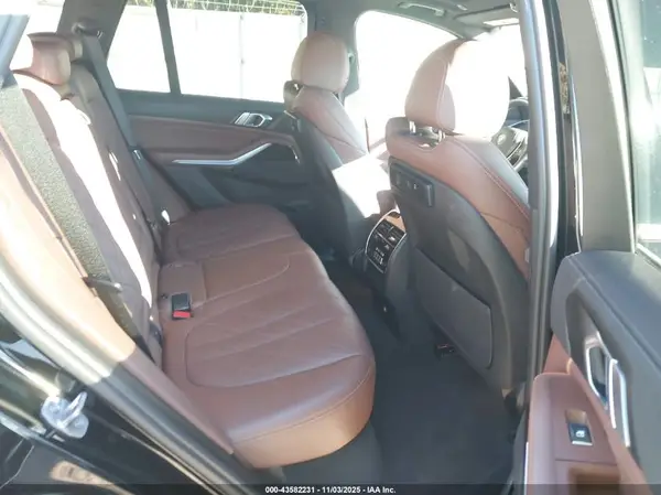5UXTA6C01P9P17326 2023 BMW X5 - Image 8