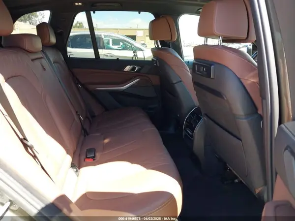5UXTA6C02M9F01452 2021 BMW X5 - Image 8