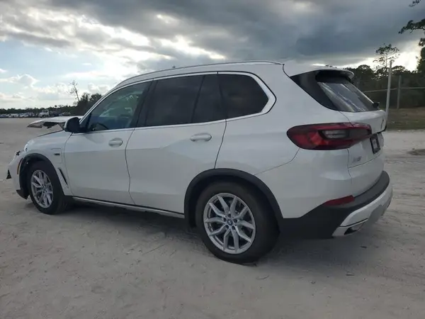 5UXTA6C02P9N49776 2023 BMW X5 - Image 2