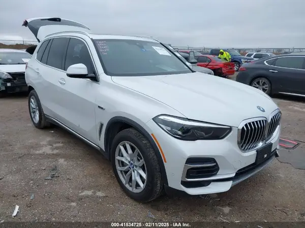 5UXTA6C02P9R94549 2023 BMW X5 - Image 1