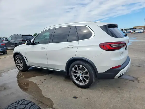 5UXTA6C03M9E21366 2021 BMW X5 - Image 2