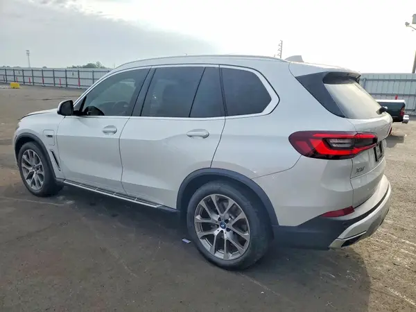 5UXTA6C03N9M02413 2022 BMW X5 - Image 2