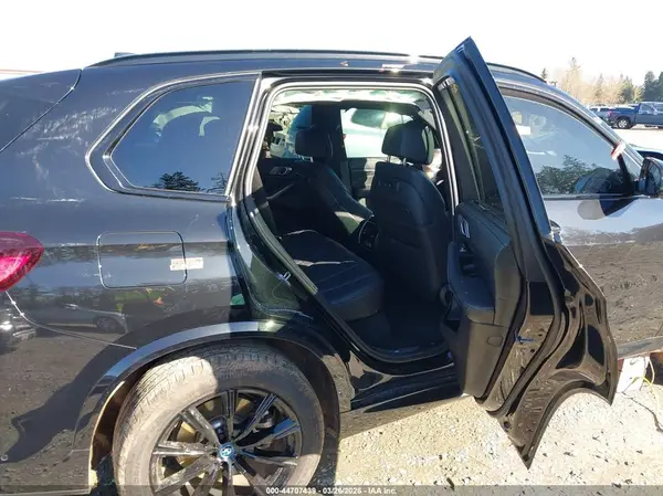 5UXTA6C03P9P39229 2023 BMW X5 - Image 8