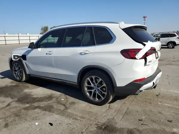 5UXTA6C04P9N61136 2023 BMW X5 - Image 2
