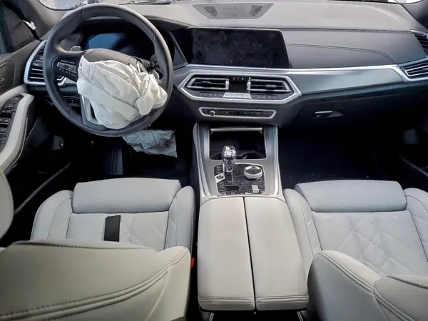 5UXTA6C04P9P67041 2023 BMW X5 - Image 8