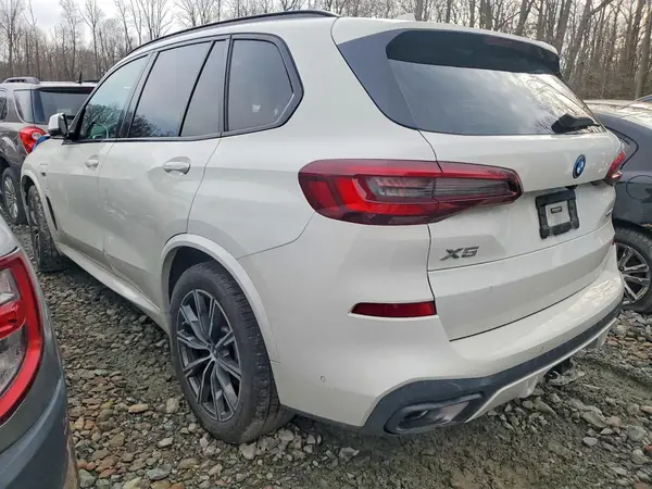 5UXTA6C04P9S00585 2023 BMW X5 - Image 2