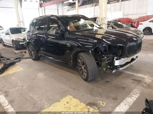 5UXTA6C05N9L41274 2022 BMW X5 - Image 1