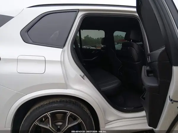 5UXTA6C05P9P33027 2023 BMW X5 - Image 8