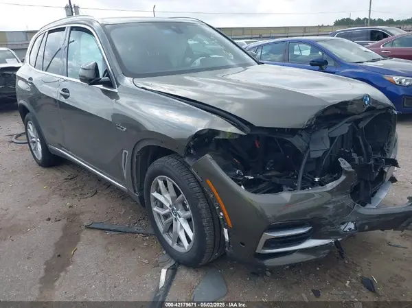 5UXTA6C05P9P35652 2023 BMW X5 - Image 1