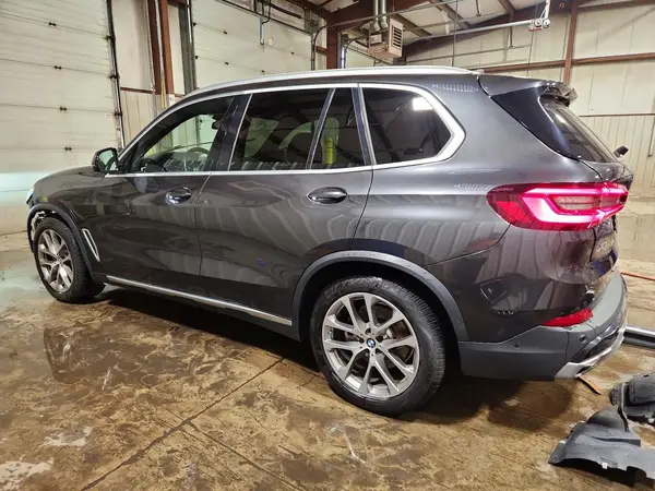 5UXTA6C06M9G08018 2021 BMW X5 - Image 2