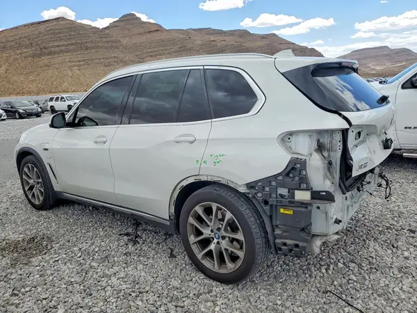5UXTA6C06N9L04024 2022 BMW X5 - Image 2