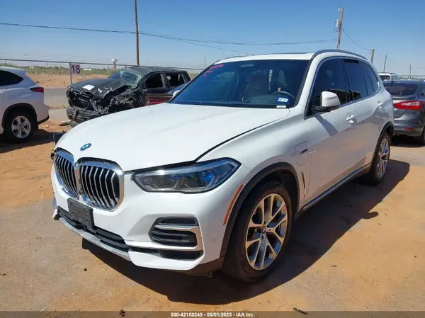 5UXTA6C06N9L85008 2022 BMW X5 - Image 2