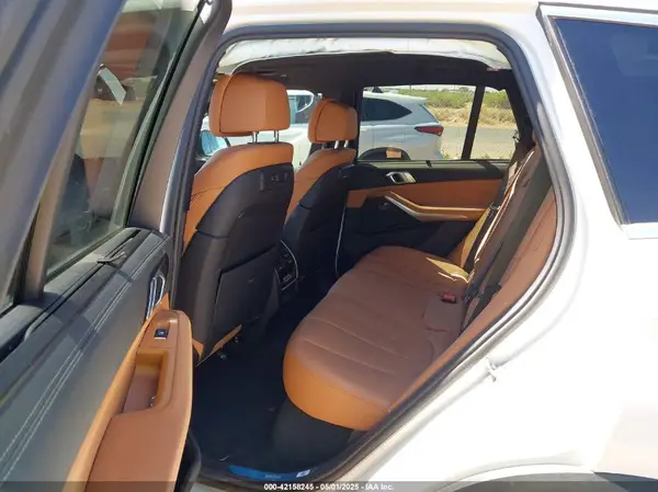 5UXTA6C06N9L85008 2022 BMW X5 - Image 8