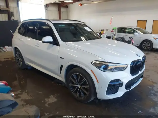 5UXTA6C06N9M87571 2022 BMW X5 - Image 1