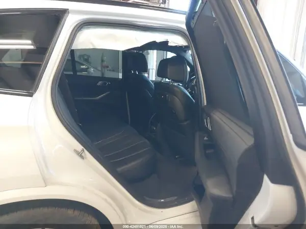 5UXTA6C06N9M87571 2022 BMW X5 - Image 8