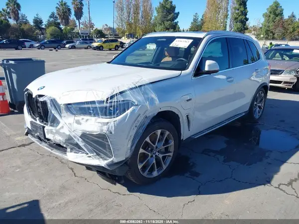 5UXTA6C06N9M97940 2022 BMW X5 - Image 2