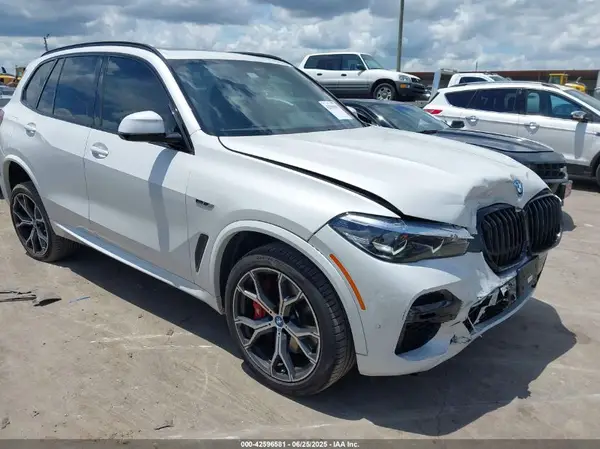5UXTA6C06P9P93351 2023 BMW X5 - Image 1