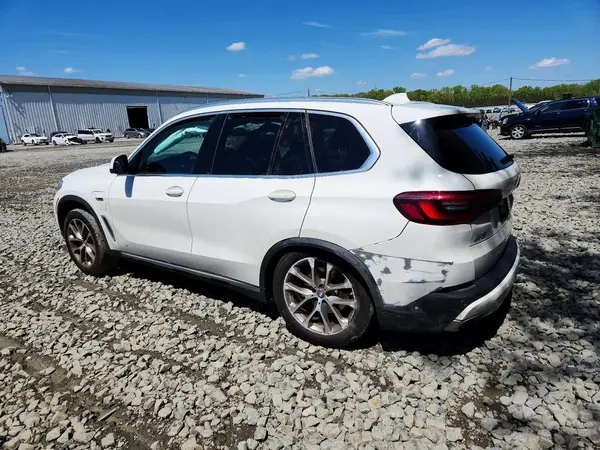 5UXTA6C07P9S00645 2023 BMW X5 - Image 2
